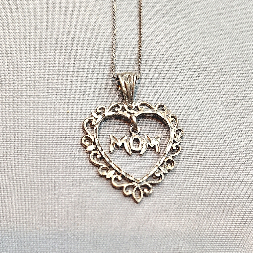 Silver 925 Heart 'Mom' Necklace